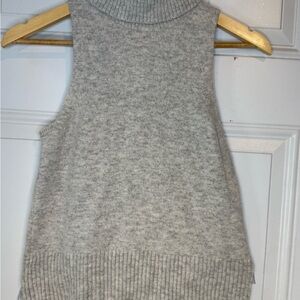 Madewell Light Gray Sleeveless Turtleneck Pullover | Size M 🤍